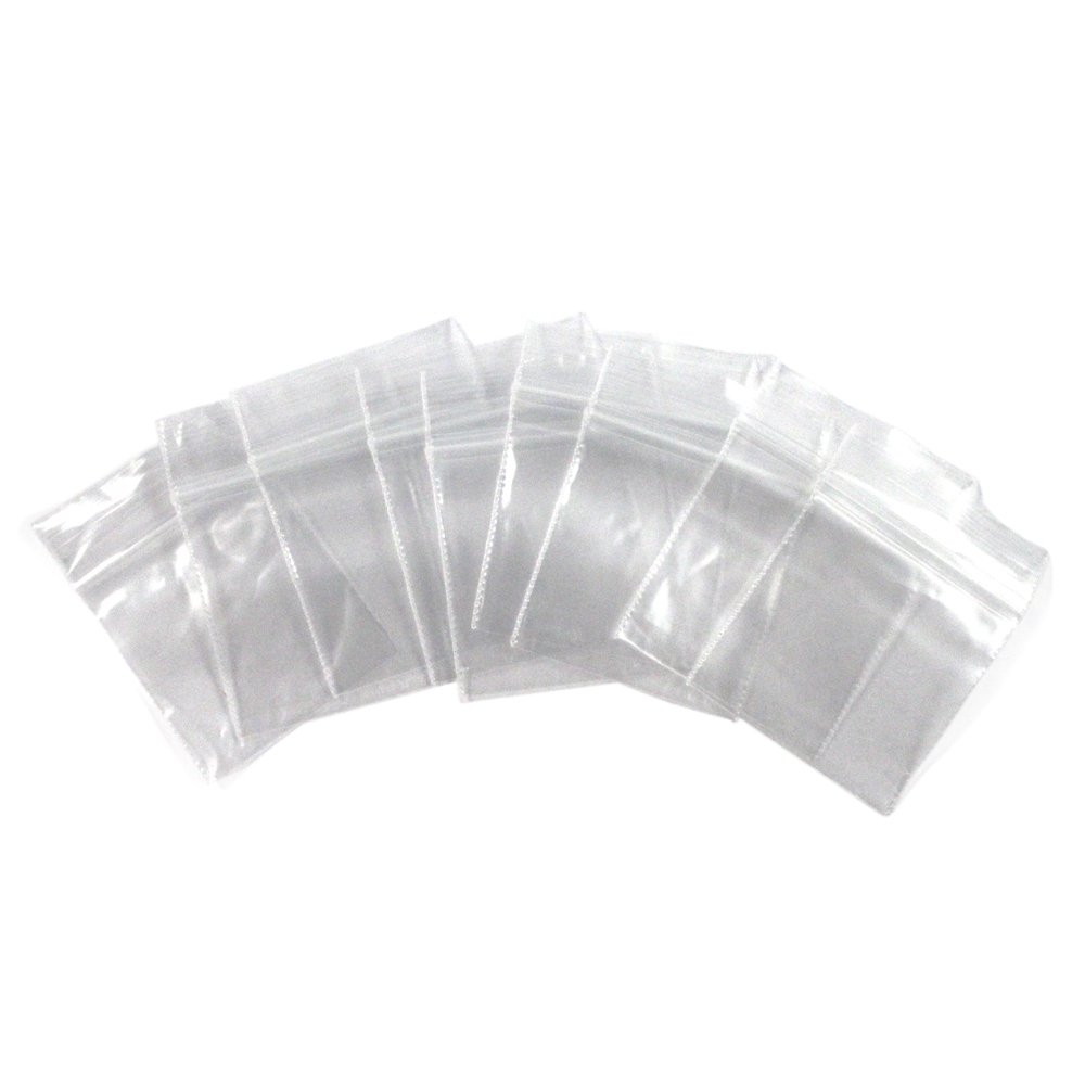 Clear 100-piece self-locking plastic bags, 2mm thick, stacked for storage needs
